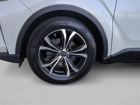 Used 2021 Toyota C-HR LE image 22