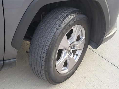 Used 2023 Toyota RAV4 XLE FWD image 6