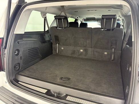 Used 2019 Chevrolet Suburban LT image 22