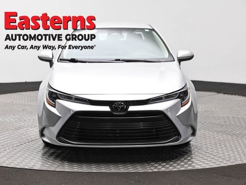 Used 2023 Toyota Corolla LE FWD image 2