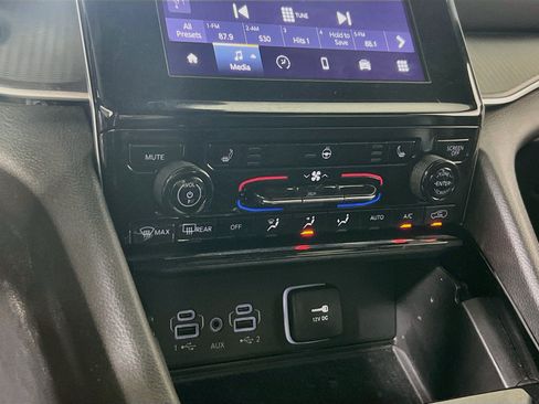 Used 2023 Jeep Grand Cherokee L Laredo AWD/4WD image 15