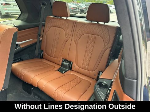 Used 2024 BMW X7 xDrive40i w/ M Sport Package AWD/4WD image 29