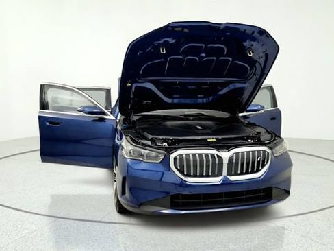 Used 2025 BMW i5 eDrive40i RWD image 12