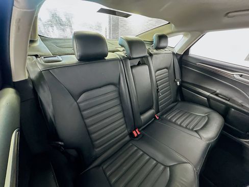Used 2017 Ford Fusion SE w/ Fusion SE Technology Package FWD image 25