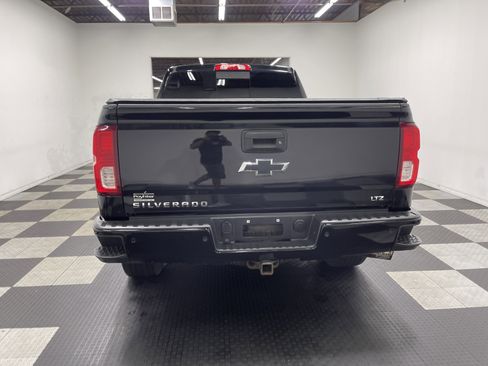 Used 2017 Chevrolet Silverado 1500 LTZ Z71 w/ LTZ Plus Package AWD/4WD image 3