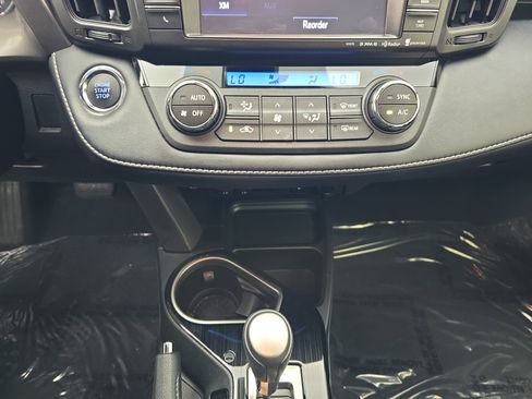 Used 2018 Toyota RAV4 Limited FWD image 23