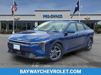 Used 2025 Kia K4 LXS video 1