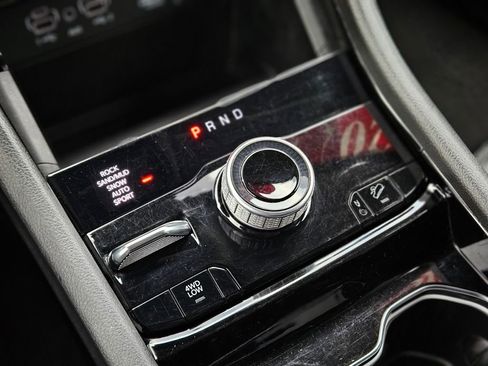 Used 2022 Jeep Grand Cherokee Limited 4xe image 22