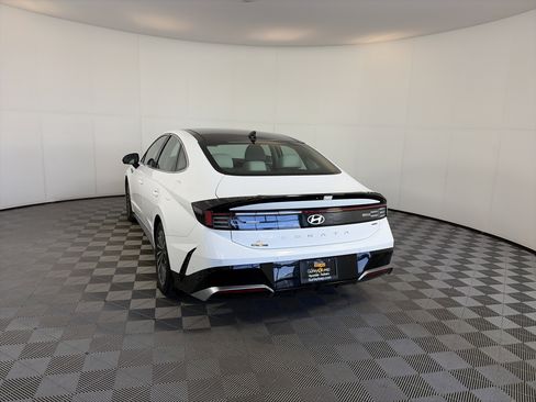 Used 2025 Hyundai Sonata Limited image 8