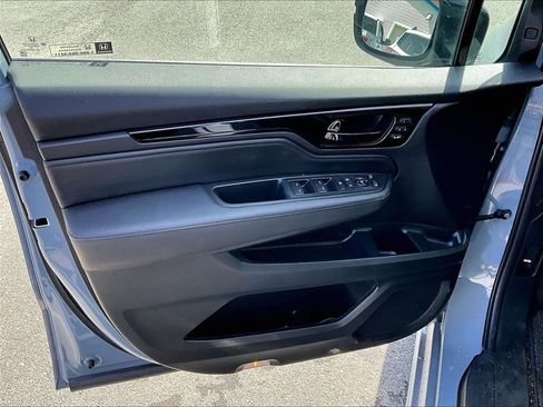 Used 2025 Honda Odyssey Elite image 9