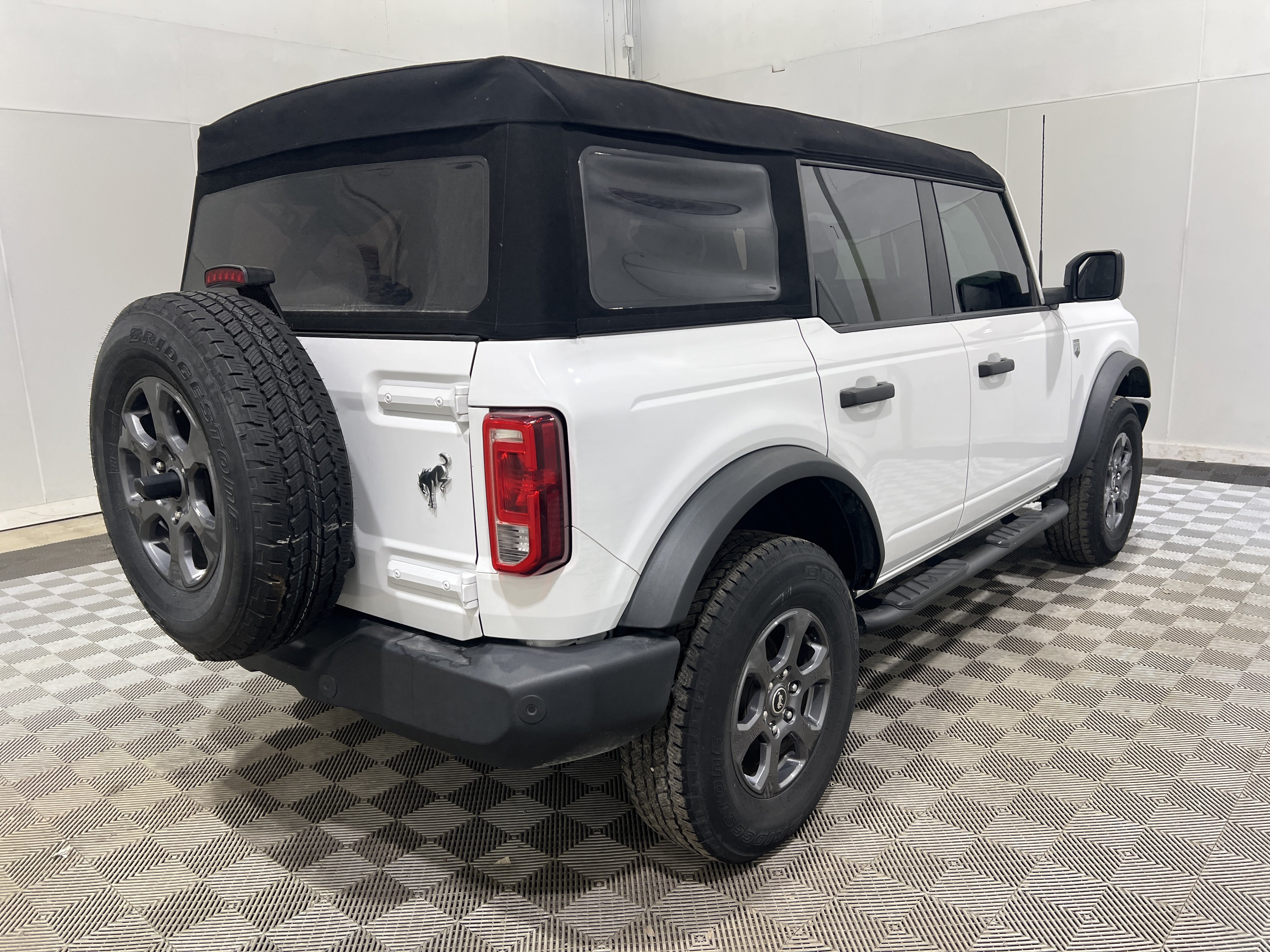 Used 2024 Ford Bronco Big Bend AWD/4WD image 3