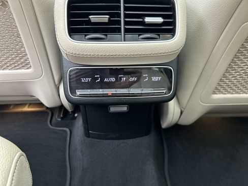 Certified 2025 Mercedes-Benz GLS 450 4MATIC image 43