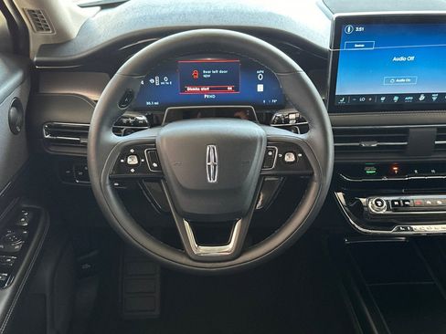 New 2025 Lincoln Corsair Reserve w/ Equipment Group 202A image 13