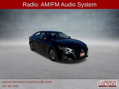 Used 2024 Nissan Altima 2.5 SV image 1