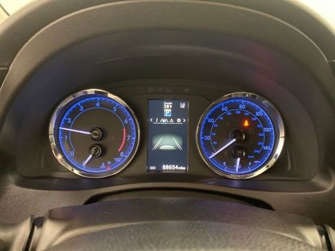 Used 2018 Toyota Corolla SE image 17