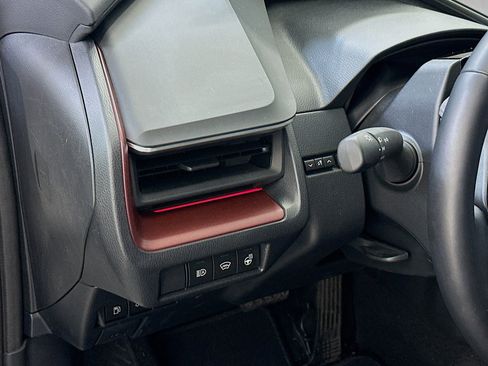 Used 2024 Toyota Prius Prime Premium image 17