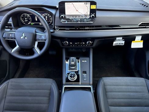 New 2025 Mitsubishi Outlander SE AWD/4WD image 13