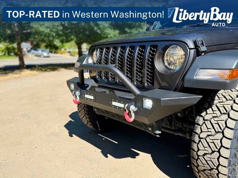 Used 2023 Jeep Gladiator Sport AWD/4WD image 6