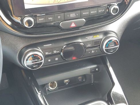 Used 2023 Kia Soul EX image 23