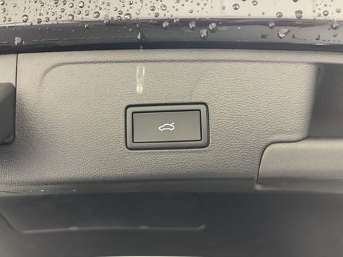 New 2026 Volkswagen Atlas Cross Sport SEL R-Line image 19