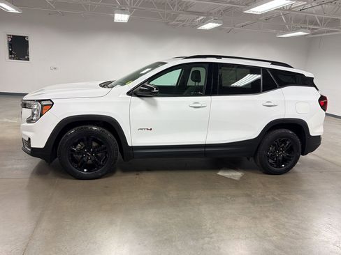 Used 2023 GMC Terrain AT4 AWD/4WD image 2