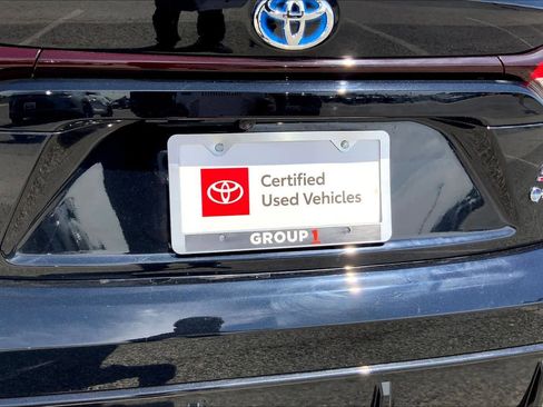 Used 2025 Toyota Corolla SE w/ SE Premium Package image 10