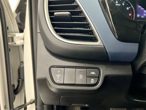 Used 2023 Kia Seltos S image 17