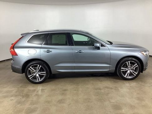 Used 2018 Volvo XC60 T5 Momentum w/ Vision Package AWD/4WD image 7