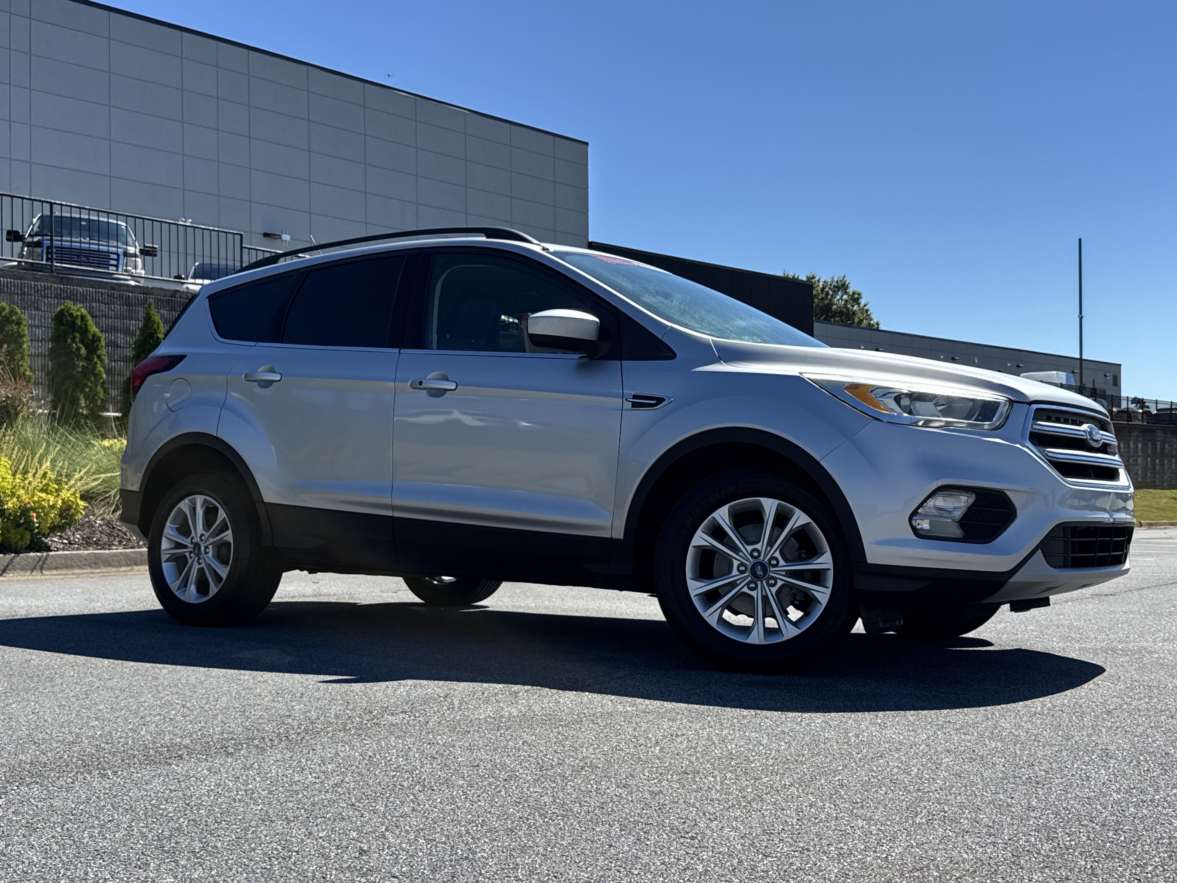 Used 2019 Ford Escape SEL FWD image 2