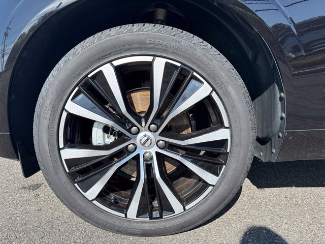 Certified 2024 Volvo XC60 B5 Plus w/ Protection Package Premier AWD/4WD image 9