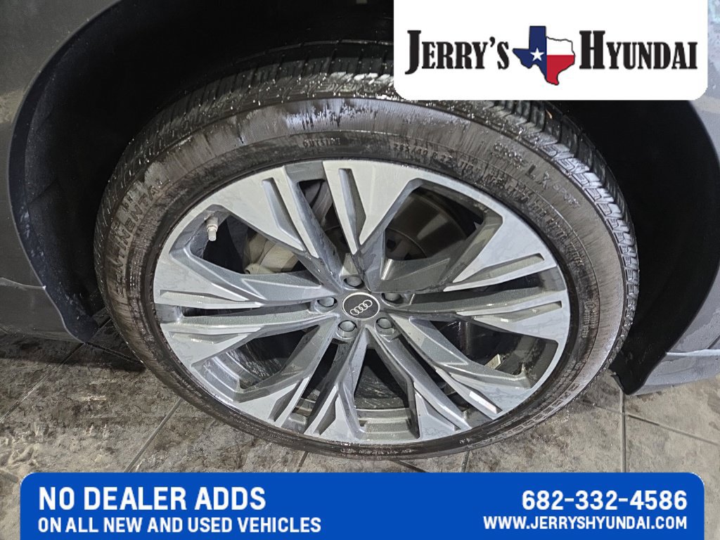 Used 2025 Audi Q8 Premium Plus AWD/4WD image 4