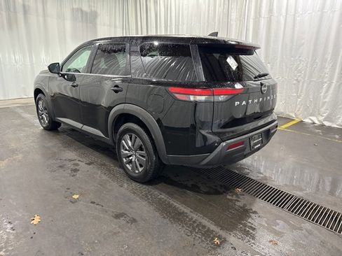 Certified 2024 Nissan Pathfinder S image 5