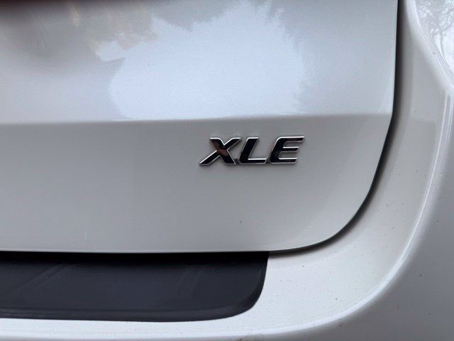 Used 2015 Toyota Sienna XLE w/ XLE Navigation Package FWD image 44