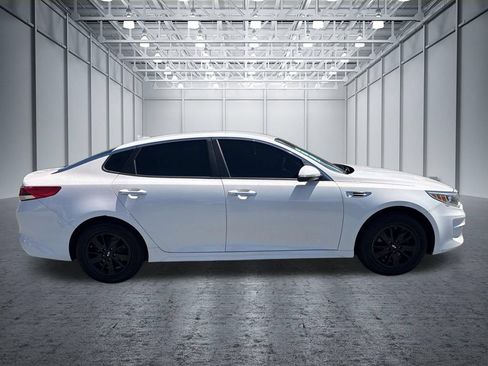 Used 2017 Kia Optima LX w/ Option Group 014 FWD image 6