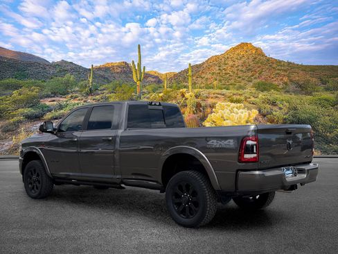 Used 2022 RAM 2500 Laramie AWD/4WD image 7