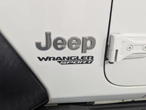 Used 2019 Jeep Wrangler Sport AWD/4WD image 8