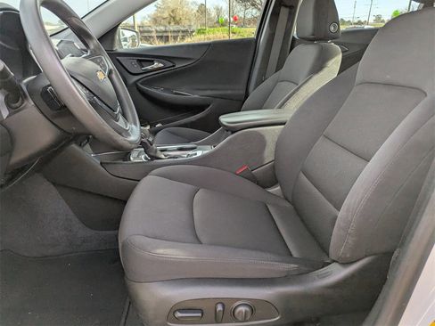 Used 2023 Chevrolet Malibu LT image 13