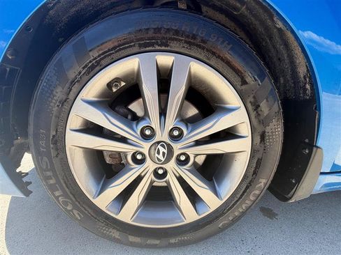 Used 2017 Hyundai Elantra SE FWD image 20