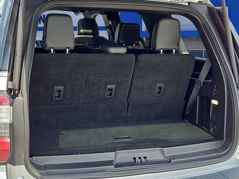 Used 2021 Ford Expedition Limited AWD/4WD image 8