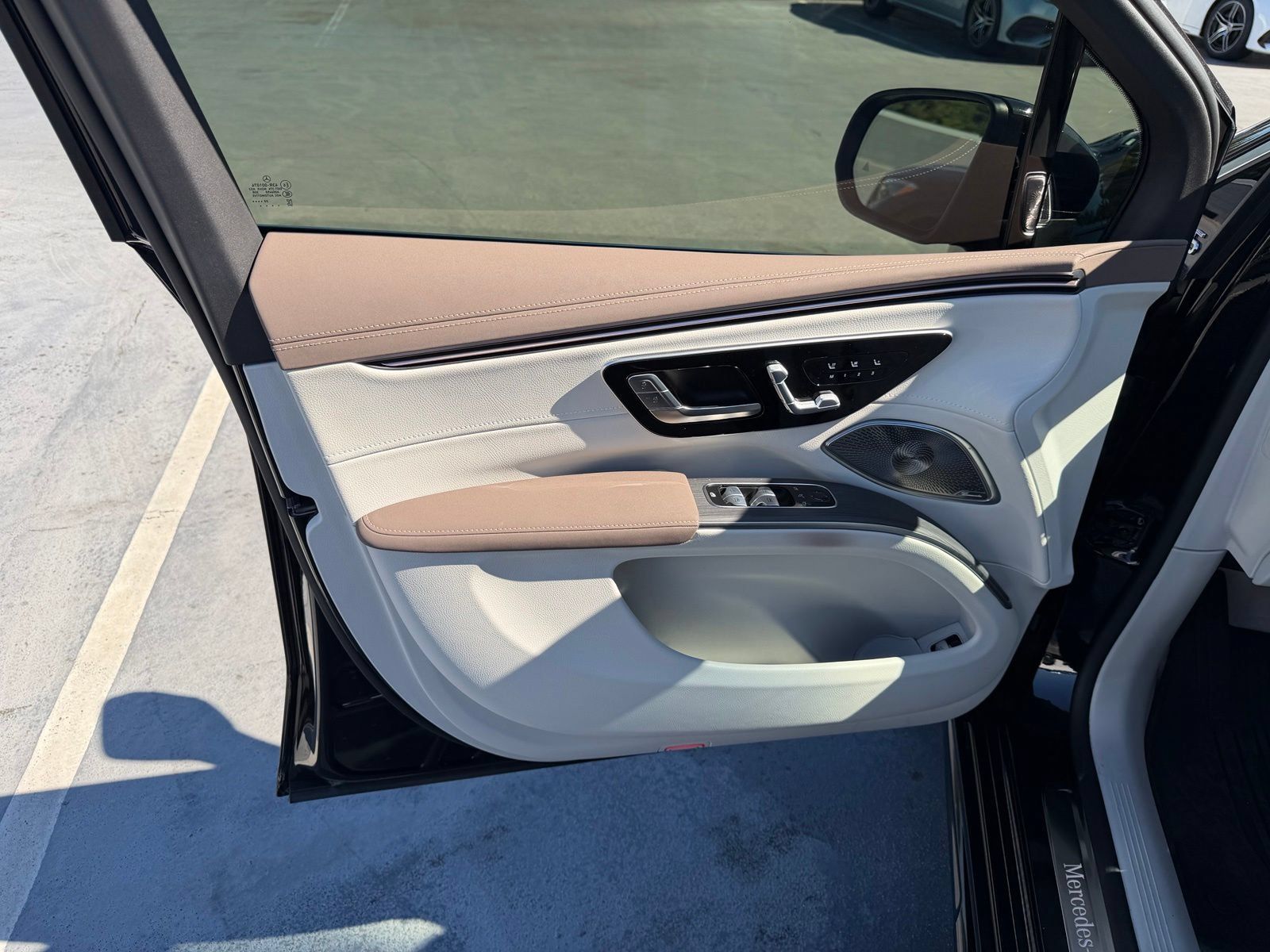Used 2023 Mercedes-Benz EQS 580 4MATIC SUV image 10