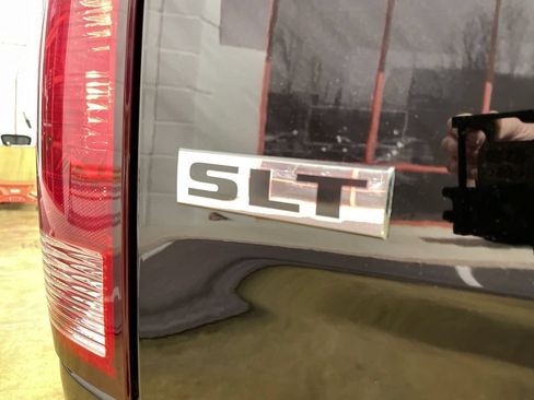 Used 2024 RAM 1500 Classic SLT AWD/4WD image 31