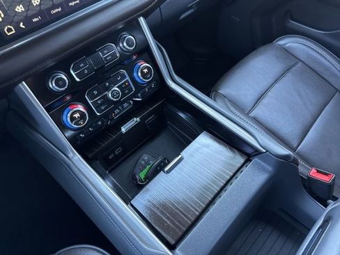 Used 2024 GMC Yukon Denali image 23