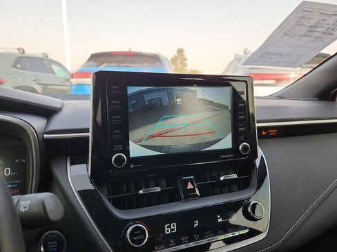 Used 2022 Toyota Corolla SE image 18