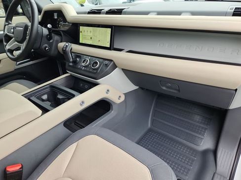 Used 2024 Land Rover Defender 110 X-Dynamic SE image 27