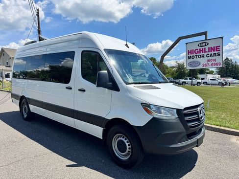 Used 2025 Mercedes-Benz Sprinter 2500 image 3