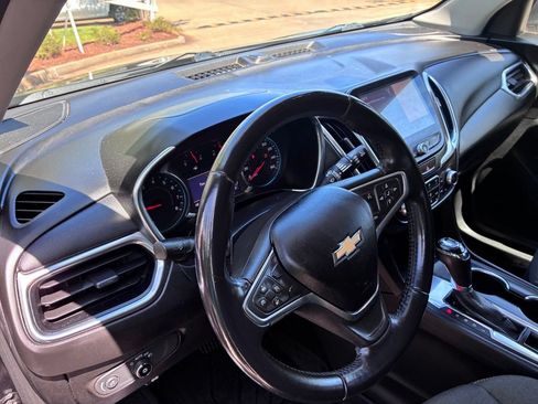 Used 2019 Chevrolet Equinox LT FWD image 17