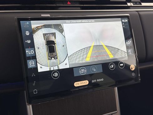 New 2026 Land Rover Range Rover SE image 17