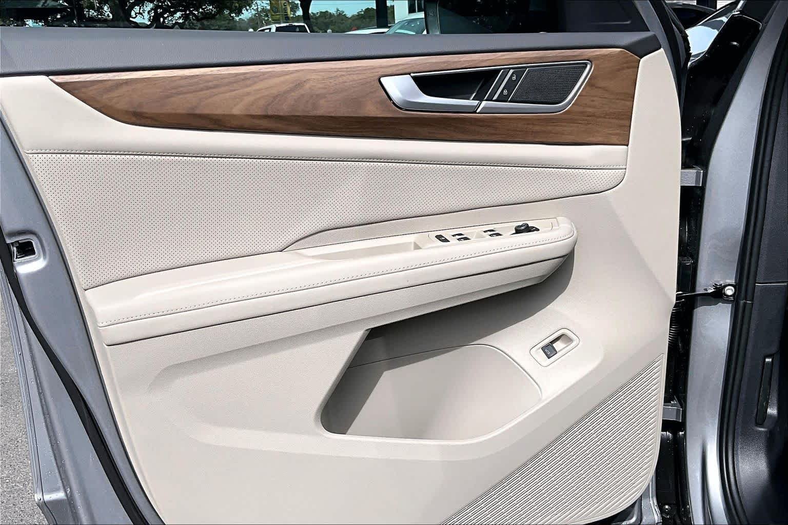 New 2026 Volkswagen Atlas SE FWD image 10