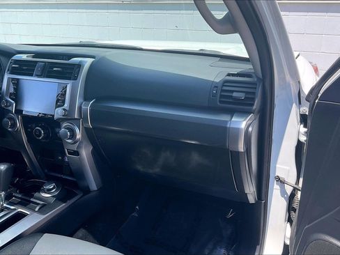 Used 2024 Toyota 4Runner SR5 Premium w/ Moonroof Package AWD/4WD image 21