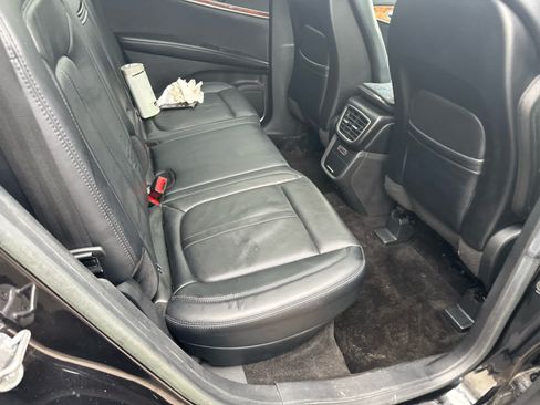 Used 2017 Lincoln MKX Reserve AWD/4WD image 4